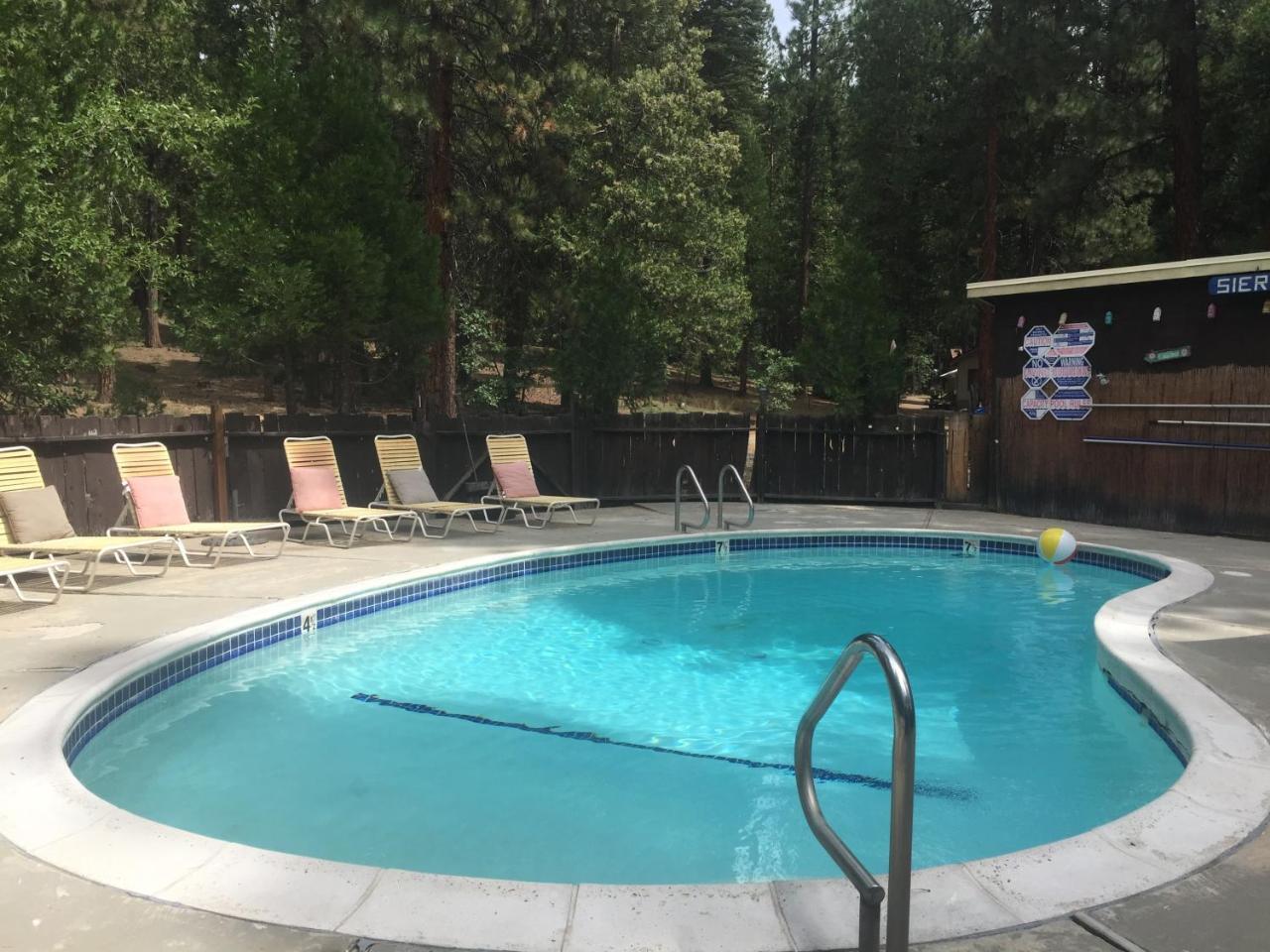 Sierra Sky Lodge Sloat Екстериор снимка